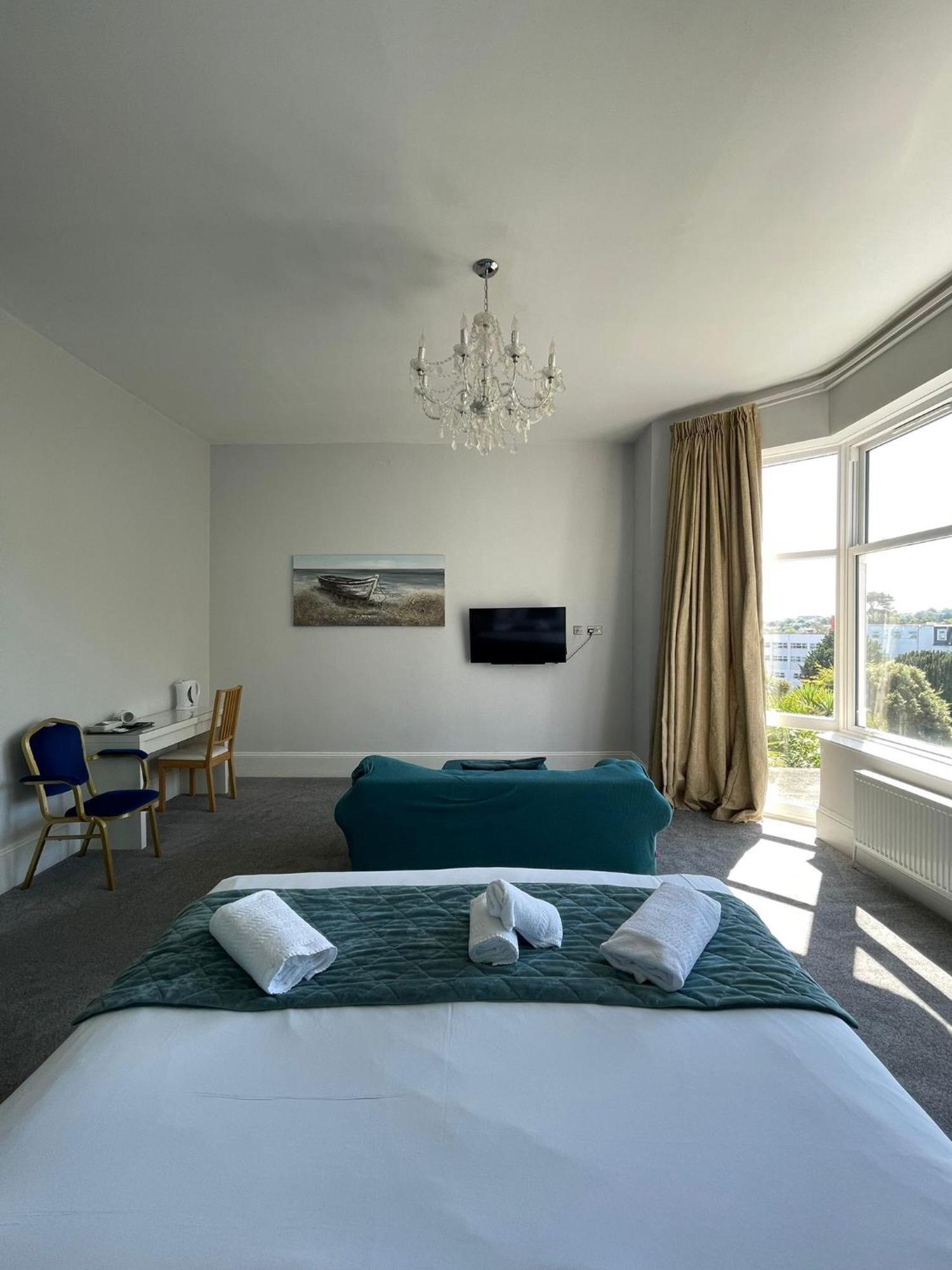 Crofton House 3*