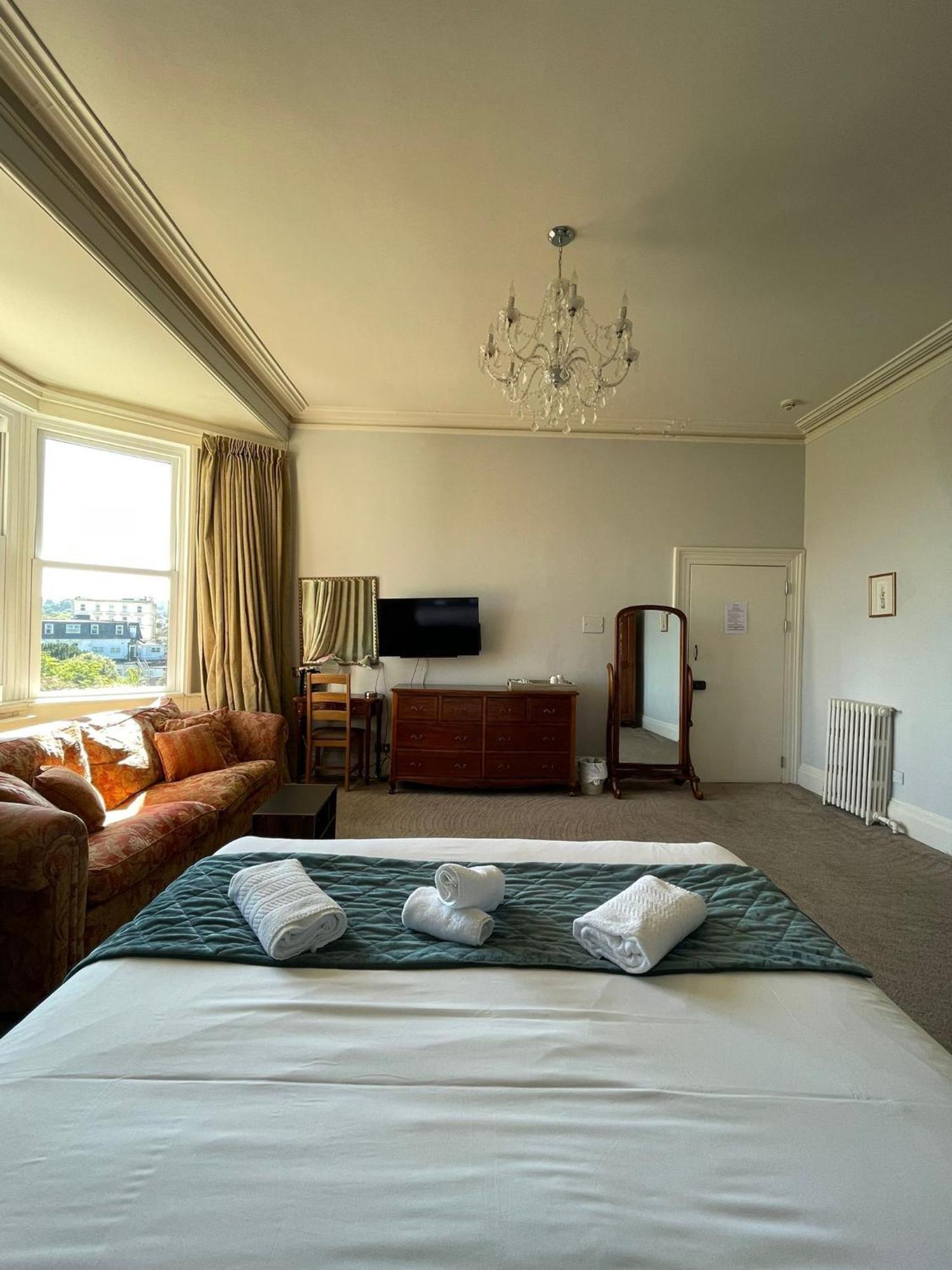 Hotel Crofton House 3*